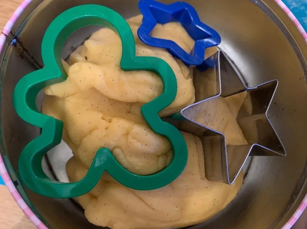 Our Favourite Playdough Recipe*Our favourite playdough recipe was provided by a local playgroup. This tried and tested home-made recipe has stood the test of time, but can be brought up to date with your own sensory variations; experiment with colour, texture and scent!